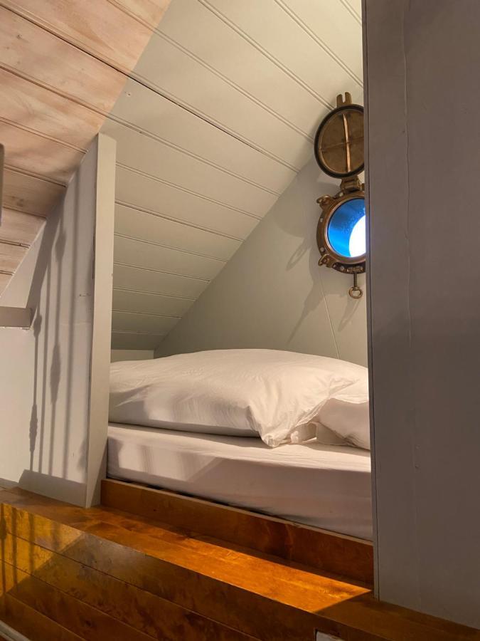 B&B De Lage Zwaluw Zwaluwe Esterno foto
