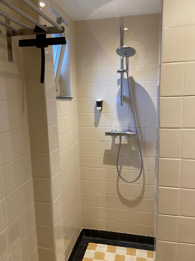 B&B De Lage Zwaluw Zwaluwe Esterno foto