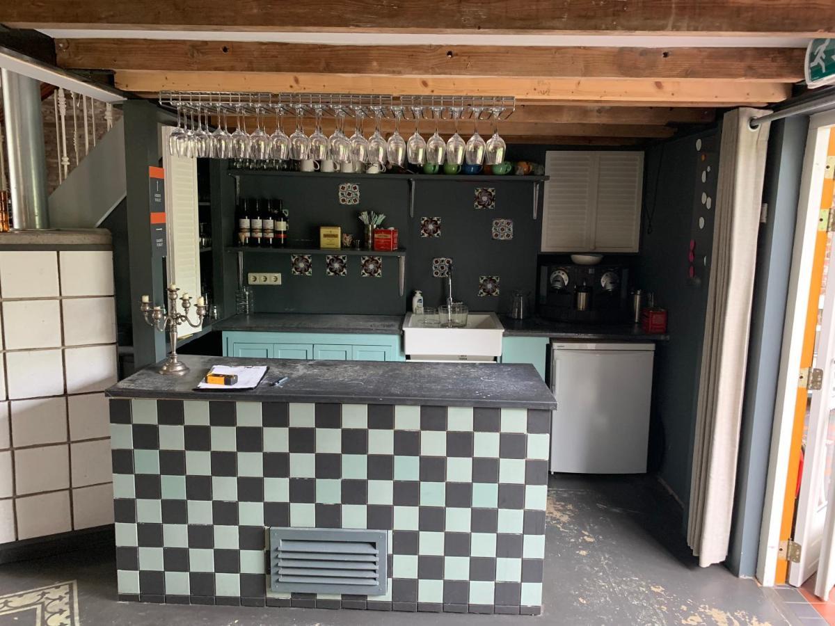 B&B De Lage Zwaluw Zwaluwe Esterno foto