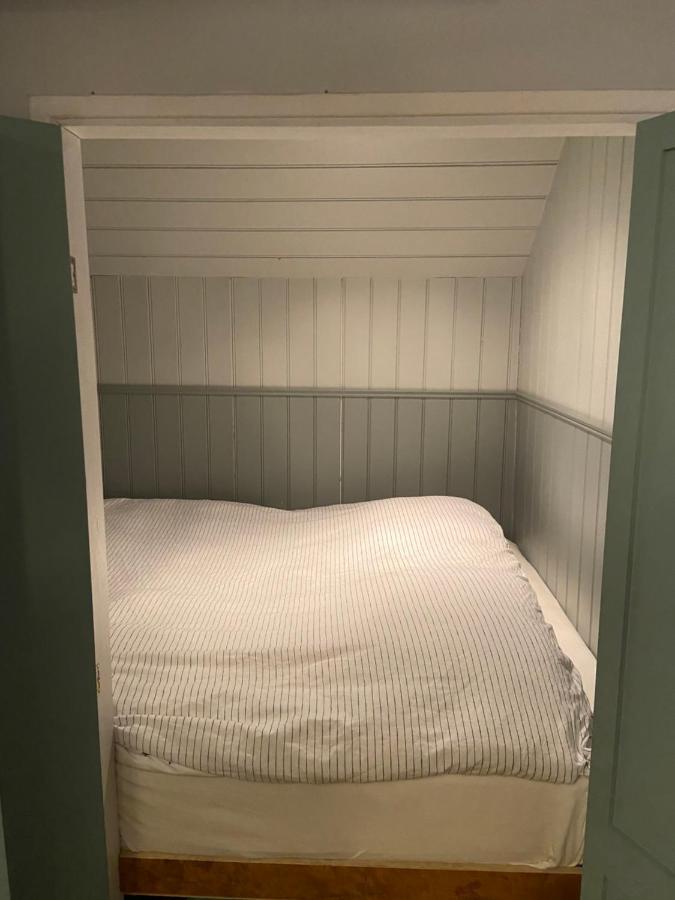 B&B De Lage Zwaluw Zwaluwe Esterno foto