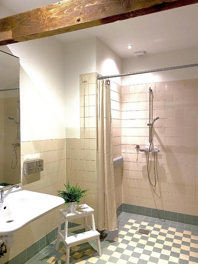 B&B De Lage Zwaluw Zwaluwe Esterno foto