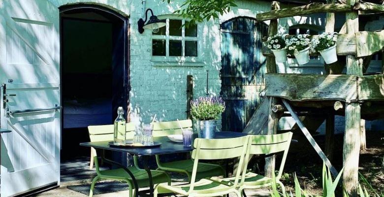 B&B De Lage Zwaluw Zwaluwe Esterno foto