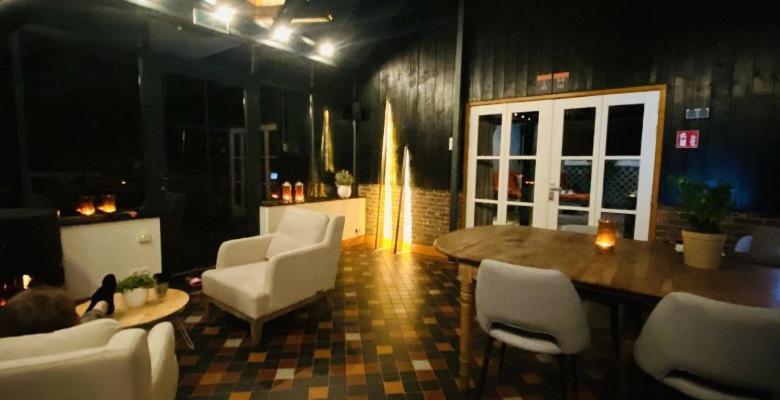 B&B De Lage Zwaluw Zwaluwe Esterno foto